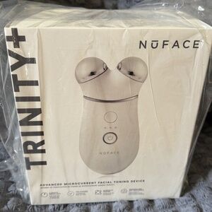 NuFACE Trinity Plus + Smart Advanced Microcurrent Facial Toning Starter Kit BNIB